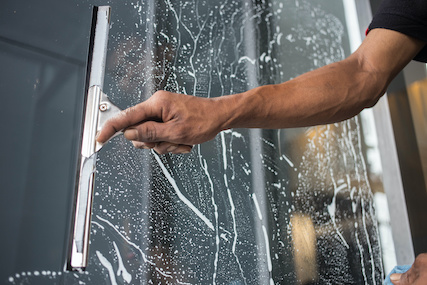 Limpiar vidrios de ventanas de forma eficaz
